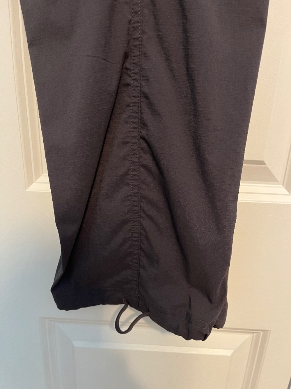 Women's LL Bean Vista Camp-Hike-Walk Pants, Straight Leg Cargo, Sz Pet Small - Picture 3 of 12